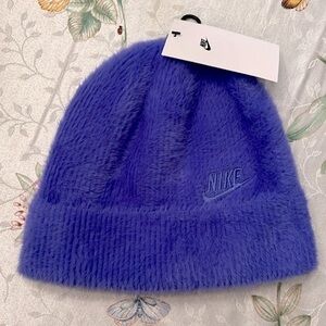 Brand New Nike Peak Beanie Knit Stretch Cuffed Cool Weather Hat Embroidered Logo